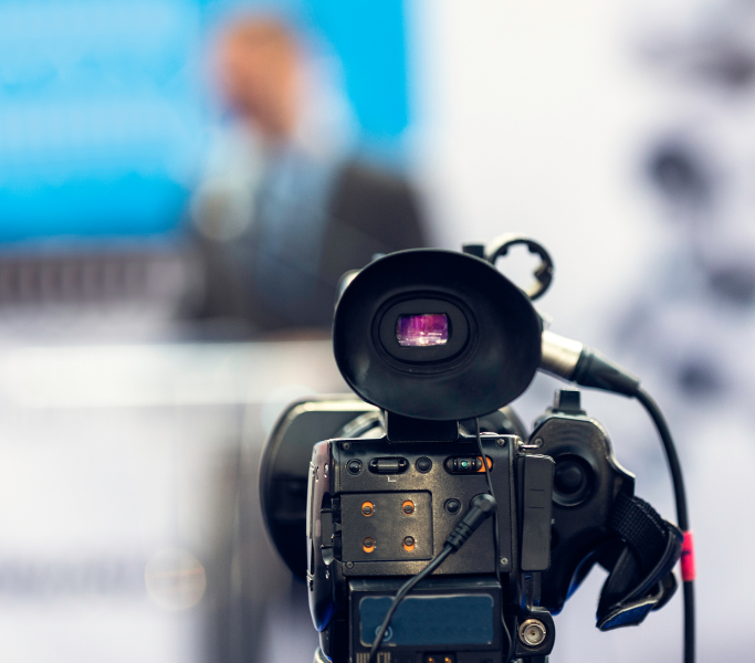 Transmissão de Lives para eventos, empresas, cirurgias, live commerce, transmissão de eventos esportivos, religiosos, influencers, coachs, video maker